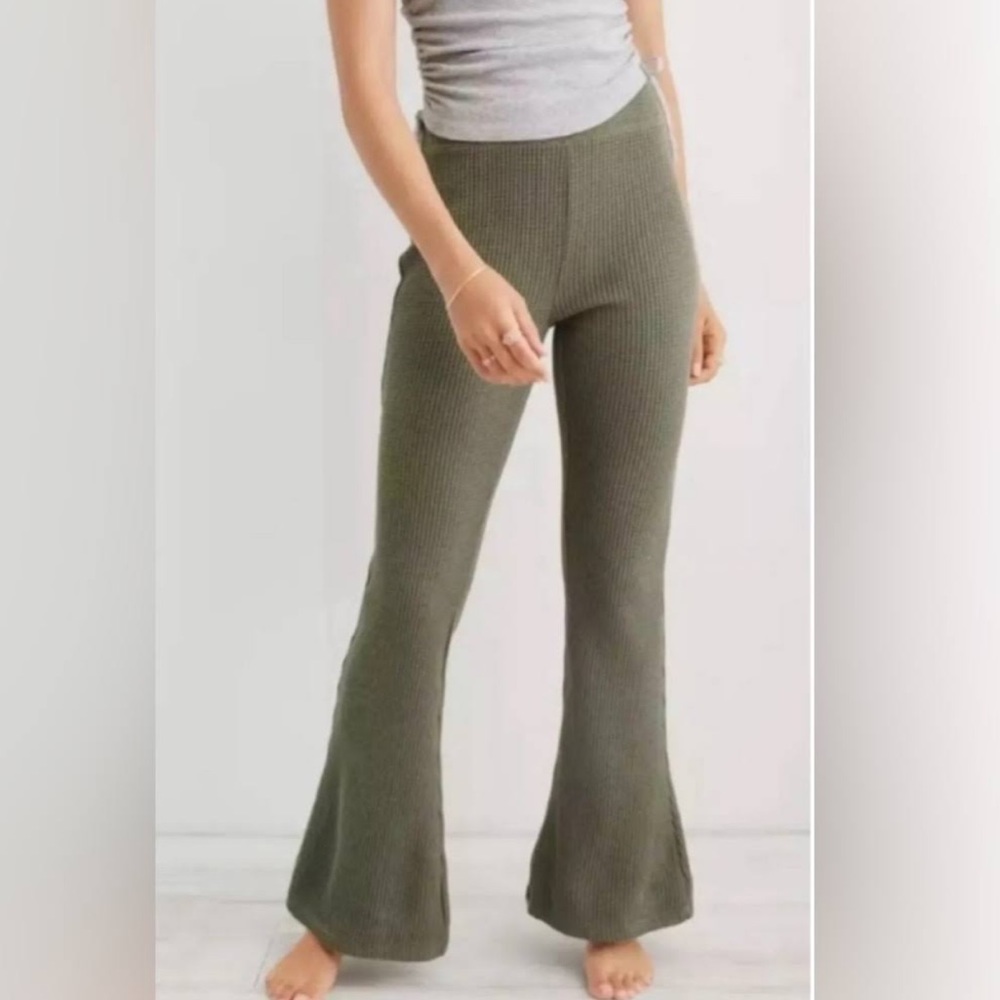 Cord stretchy flares. Dark green.